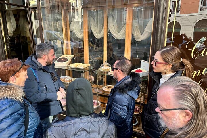 Milan Gourmet Food Tour and Sightseeing with Local Guide
