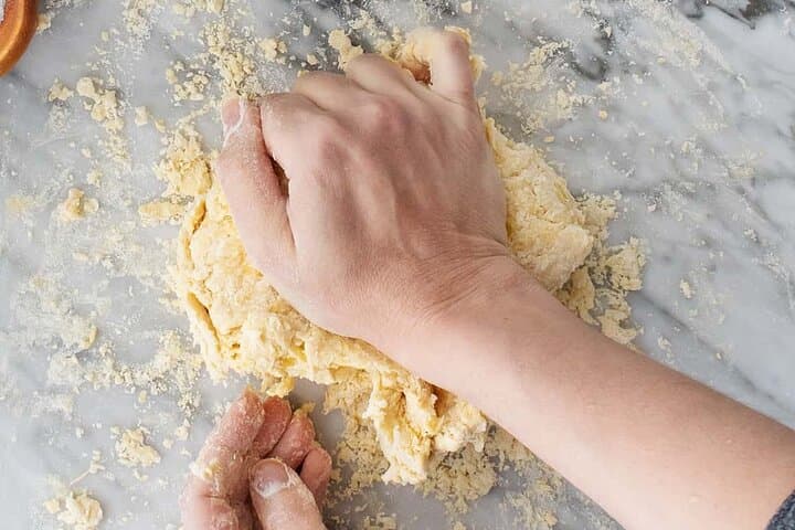 Florence: Pasta Cooking Class with Unlimited Wine