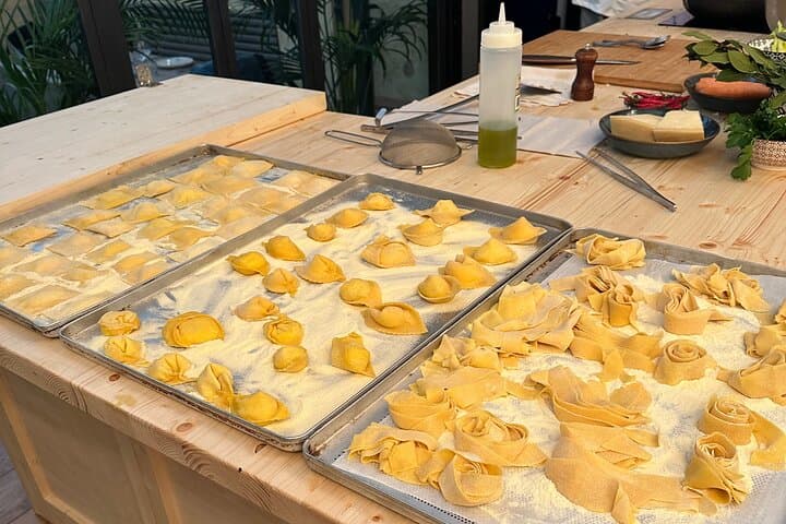 Pasta Cooking Class with Unlimited Wine in Florence