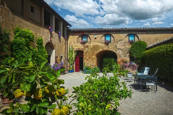 Rural Tuscany, just a stone's throw from the old town of medieval Siena