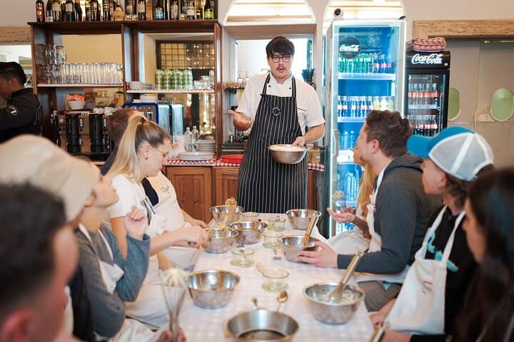 Traditional Roman Pizza Cooking Class in Rome City Center