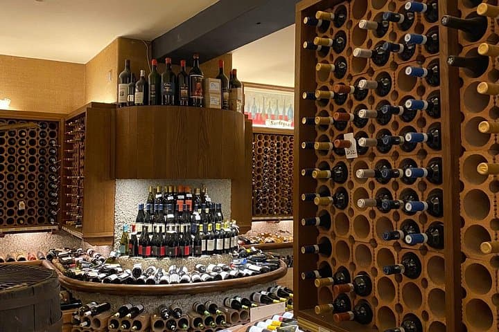 Wine Tasting & Lunch in Florence city centre