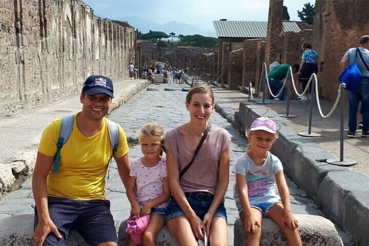 Naples Must See Attractions Walking Tour