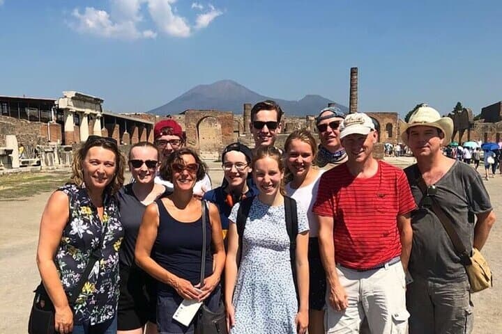 Naples Must See Attractions Walking Tour