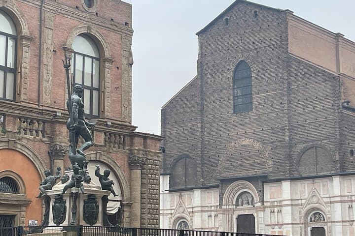Bologna City Highlights Private Guided Tour at Night