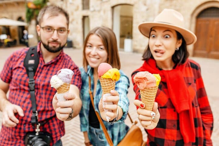 Enjoy this private food tour of Siena with a local foodie host