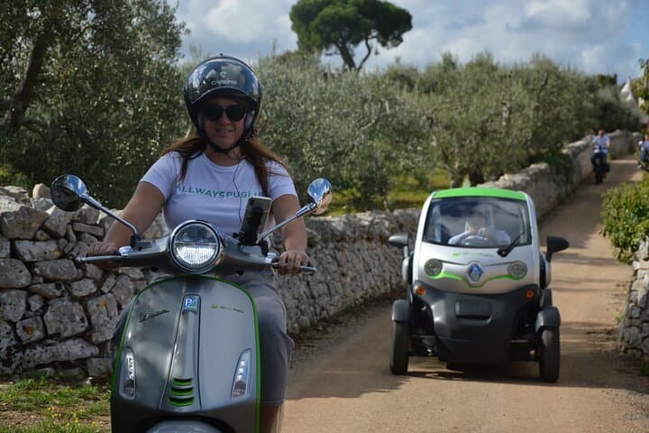 Audio Tour Alberobello with Bee Calessino/ e-Vespa /Fiat Mickey Mouse