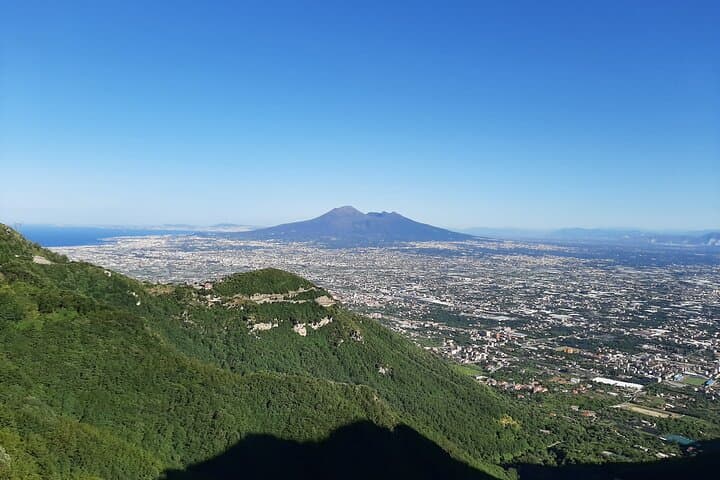Private Amalfi Transfer from Napoli with English Speaking Driver