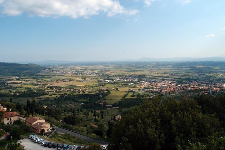 Cortona Private walking Tour under the Tuscan sun