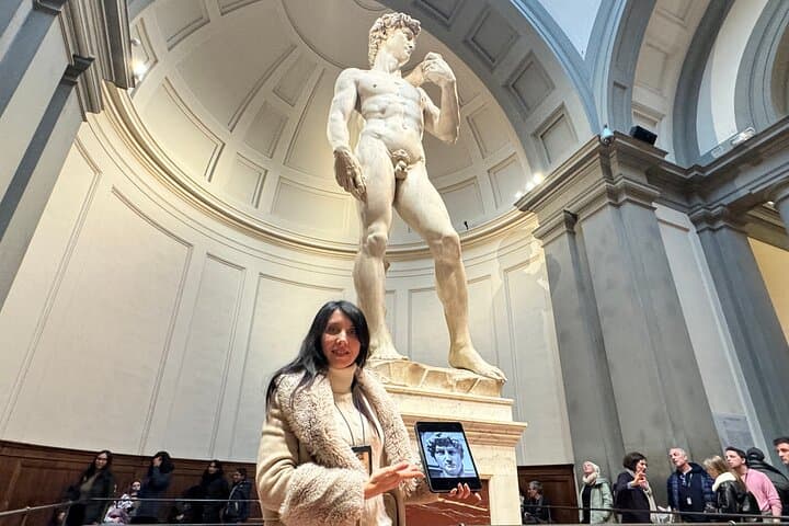 Private WALKING Tour and ACCADEMIA Gallery in Florence Italy