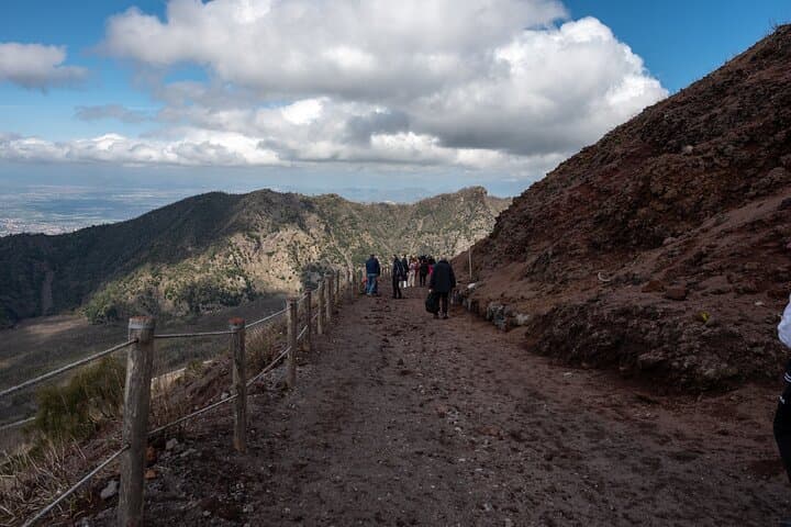 Pompeii and Vesuvius Full Guided Tour from Sorrento with Pizza
