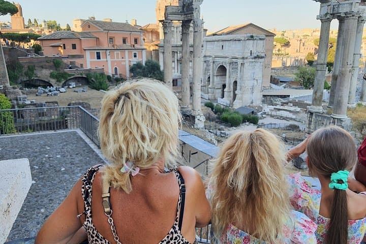Colosseum and Roman Forums Tour with Private Kid-friendly Guide