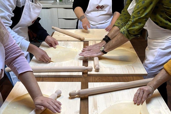 "Hands in dough" Cooking Class with Lunch