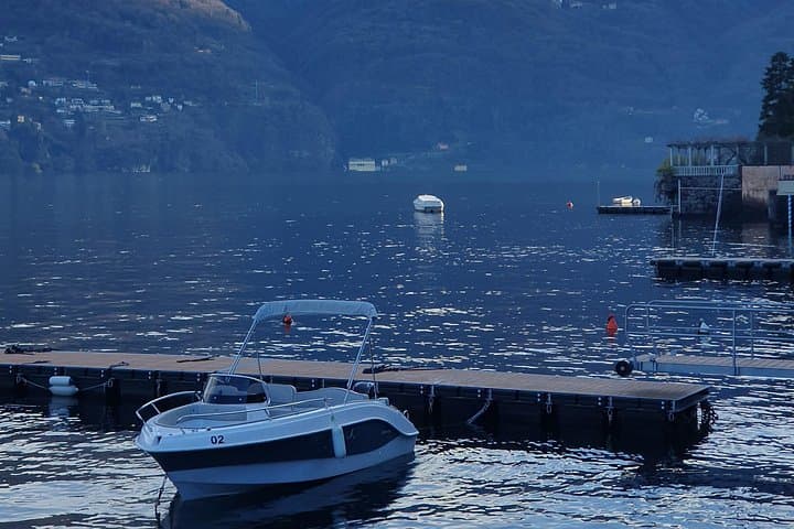 Lake Como: 2 Hours Boat Rent Without License