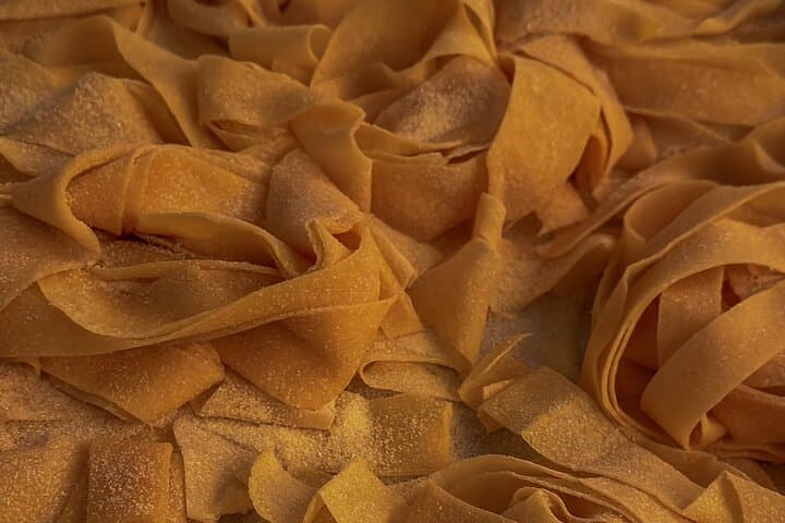Florence: Pasta Cooking Class with Unlimited Wine