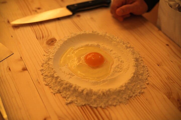 Florence: Pasta Cooking Class with Unlimited Wine