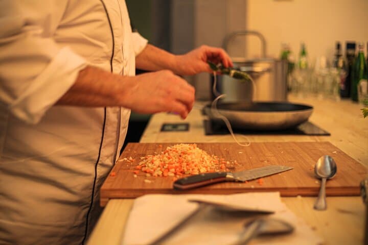 Florence: Pasta Cooking Class with Unlimited Wine