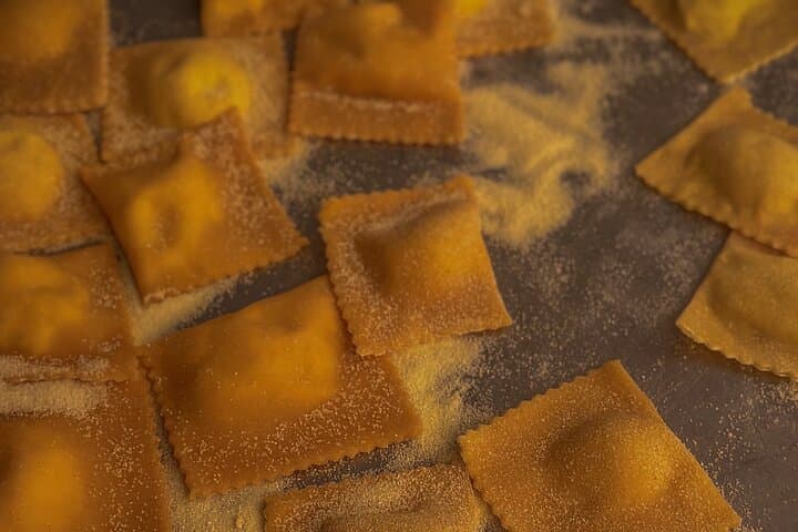 Florence: Pasta Cooking Class with Unlimited Wine