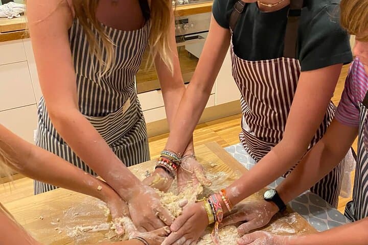 Rialto Market Tour with Hands on Cooking Class, Wine & Tiramisu