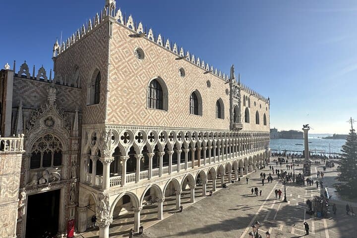 Venice City Highlights Small Group Walking Tour with Local Guide