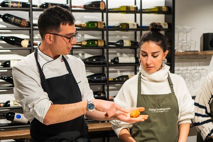 Roman Pizza, Supplì & Gelato Class with Wine near Colosseum