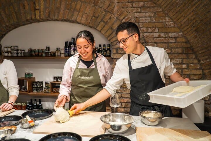 Roman Pizza, Supplì & Gelato Class with Wine near Colosseum