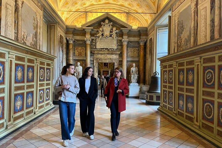 Alone in the Vatican Museums: Exclusive Early Entry Tour with Key Master