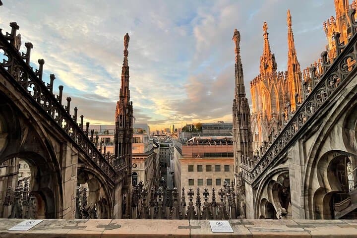 Skip the Line: Milan Duomo and Rooftop Tour for Kids and Families