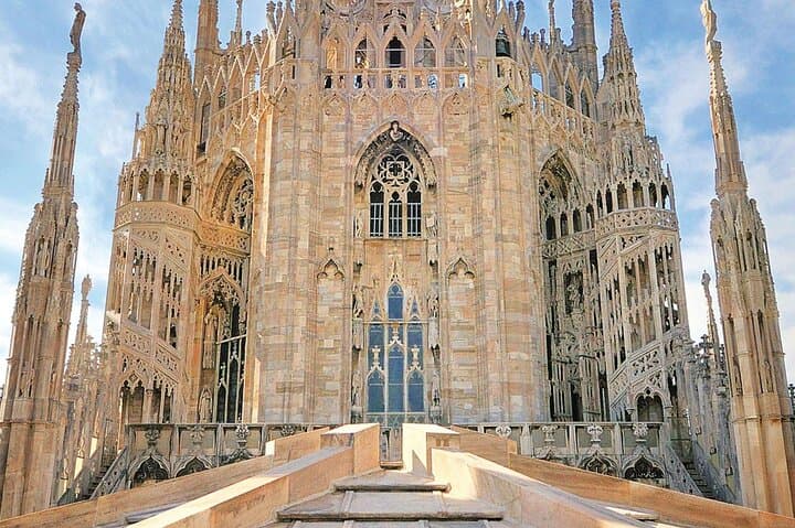 Skip the Line: Milan Duomo and Rooftop Tour for Kids and Families