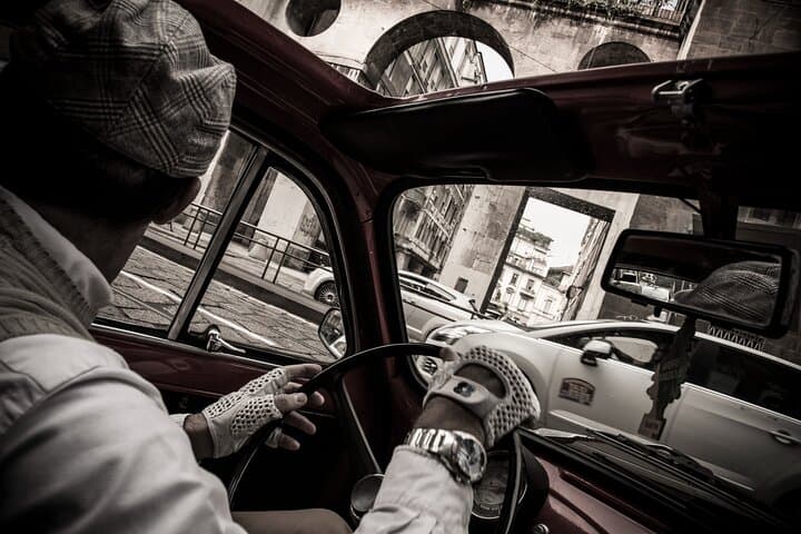 30 Minutes Vintage Fiat 500 Fast Tour in Milan