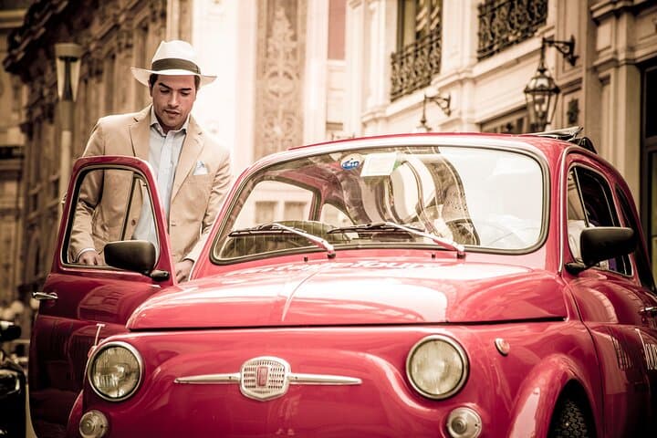 2 hour Vintage Fiat 500 Central City Tour in Milan