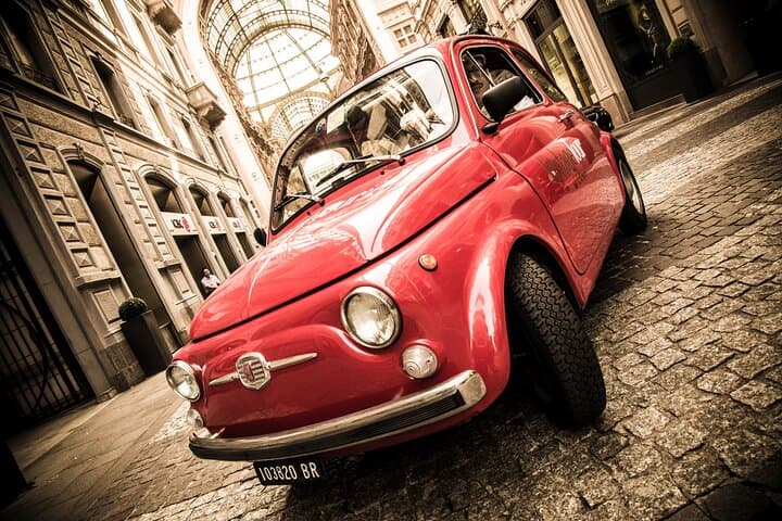 2 hour Vintage Fiat 500 Central City Tour in Milan