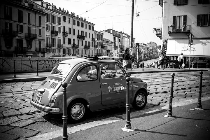 3 hour Vintage Fiat 500 Big Central City Tour in Milan