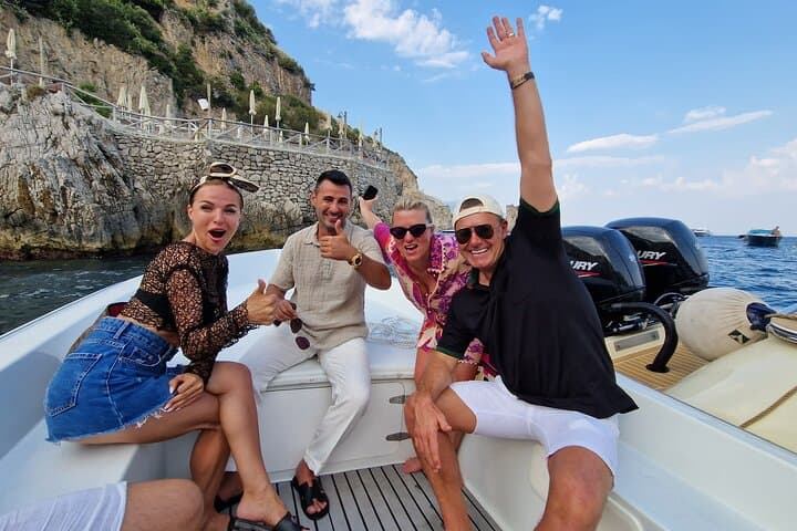 Private Capri & Positano Yacht Tour from Sorrento-Positano-Capri
