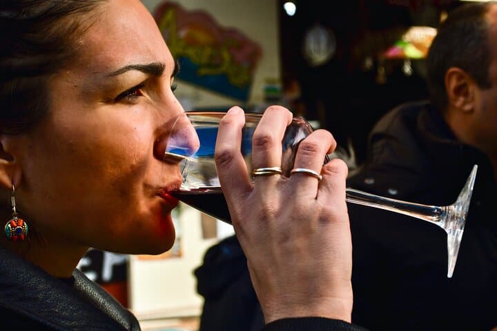 Guided Wine Tour in Old Town Napoli