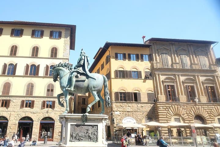 Discover Florence with private walking tour