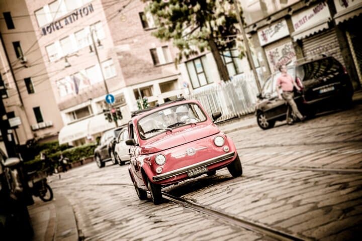 2 hour Vintage Fiat 500 Central City Tour in Milan
