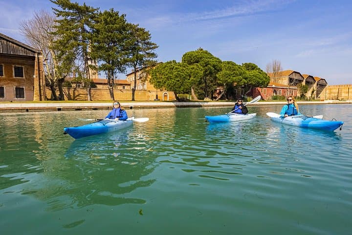 Venice Beginner's Kayak Tour: train & visit the Medieval Arsenal