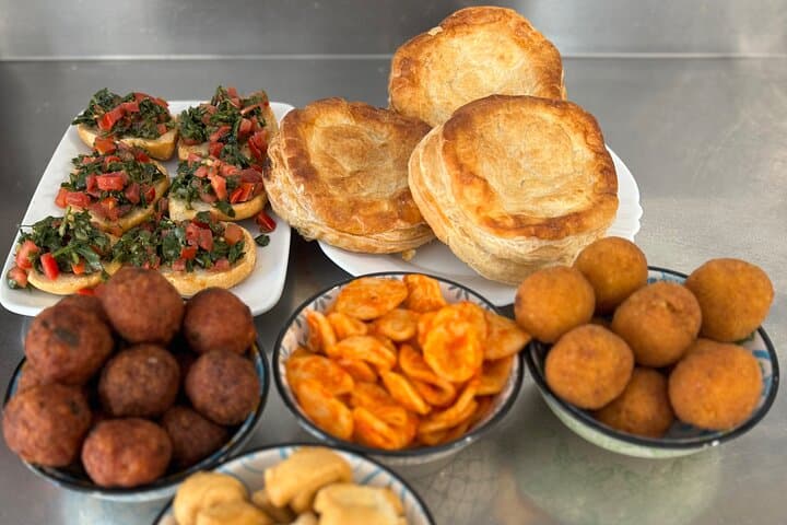 Street Food Lecce: Guided walking tour with typical food and wines.