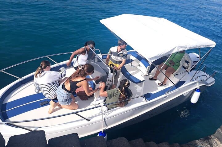 Boat tour in Taormina, susent aperitif, dolphin watching