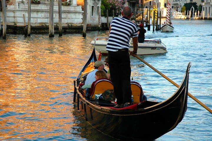 Private Gondola Tour from Piazza San Marco + Ebook