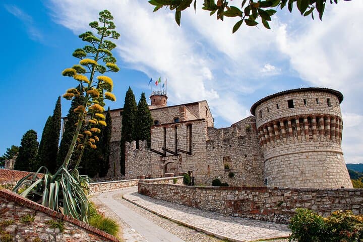 Brescia Walking Tour with Audio and Written Guide by a Local