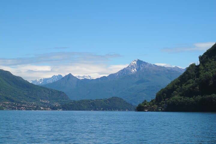 Shared boat tour from Varenna
