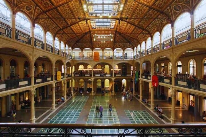 Bologna Walking Tour with Audio and Written Guide