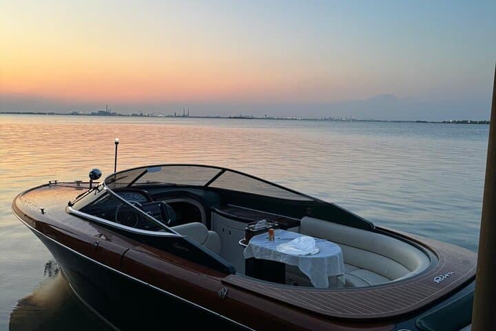 Exclusive Private Riva Aquariva Aperitif