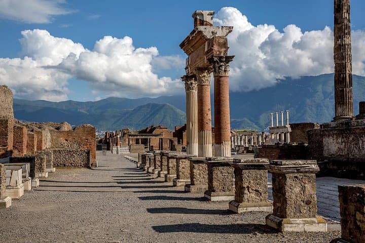 Pompeii and Capri Island Day Trip from Naples