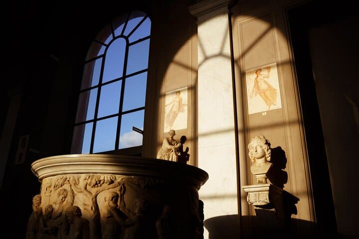 Alone in the Vatican Museums: Exclusive Early Entry Tour with Key Master