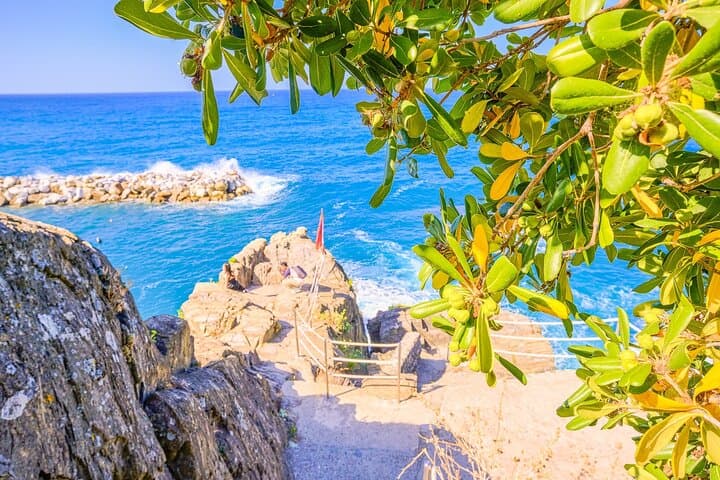 Cinque Terre hiking tour from La Spezia port