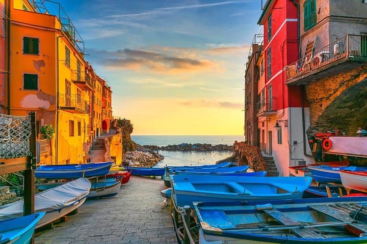 Private Christmas Walking Tour in Cinque Terre Villages