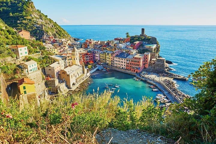 Private Christmas Walking Tour in Cinque Terre Villages